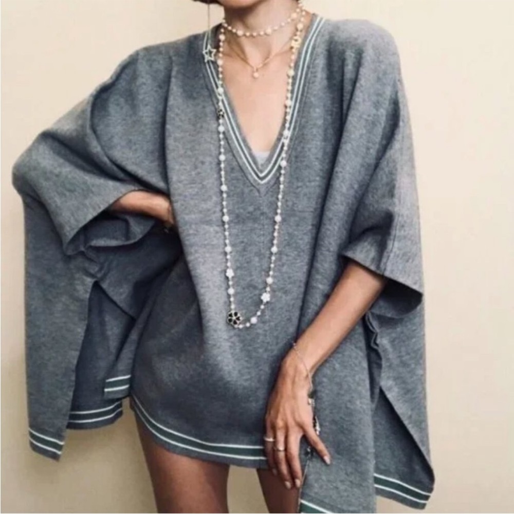 House‎ of Harlow 1960 NWT Women's Poncho V-Neck Gray Sweater One Size